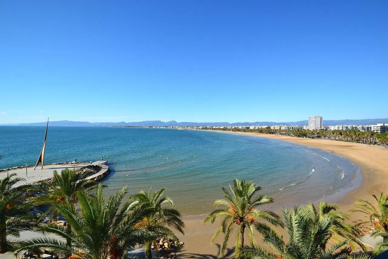 Sun And Beach Lovers 12019 La Pineda
