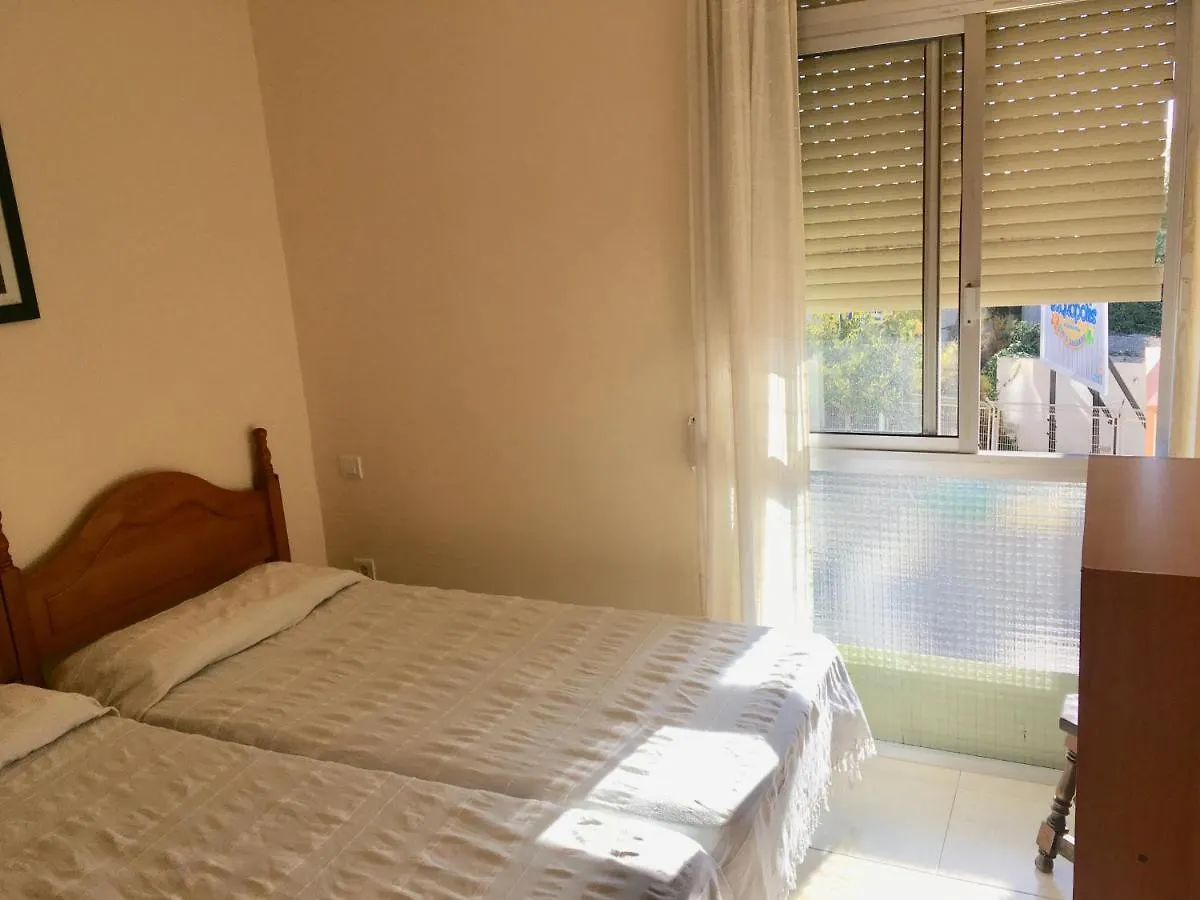 Sun And Beach Lovers 12019 La Pineda