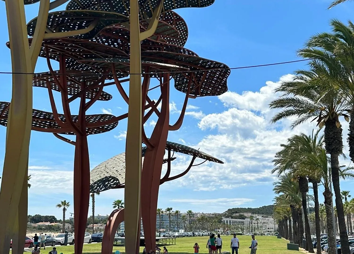 Sun And Beach Lovers 12019 La Pineda